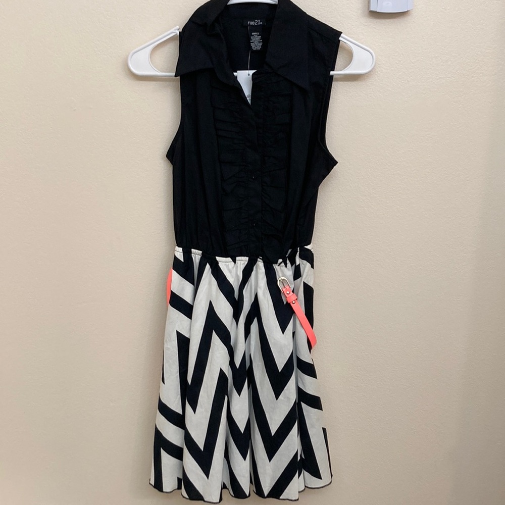 NWT RUE 21 BLACK DRESS W/ BELT
